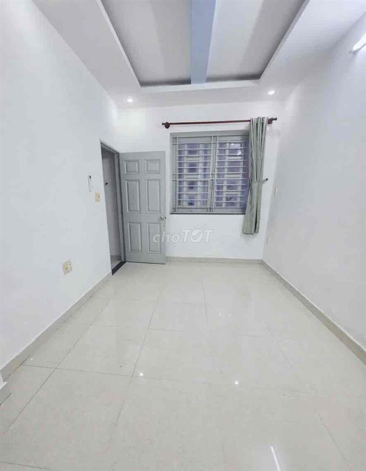 NHÀ RỘNG, HẺM THOÁNG GẦN MT, 1 TRỆT 1 LẦU, 1 LỬNG, SÂN THƯỢNG OK 🍃🍃