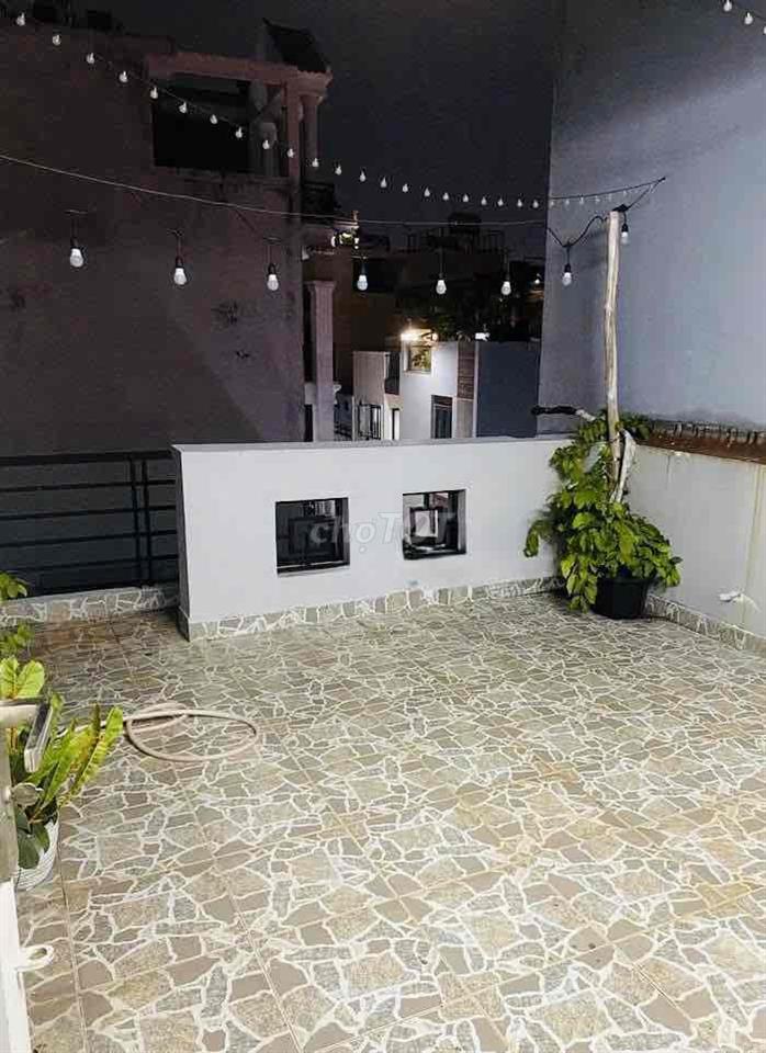 NHÀ RỘNG, HẺM THOÁNG GẦN MT, 1 TRỆT 1 LẦU, 1 LỬNG, SÂN THƯỢNG OK 🍃🍃