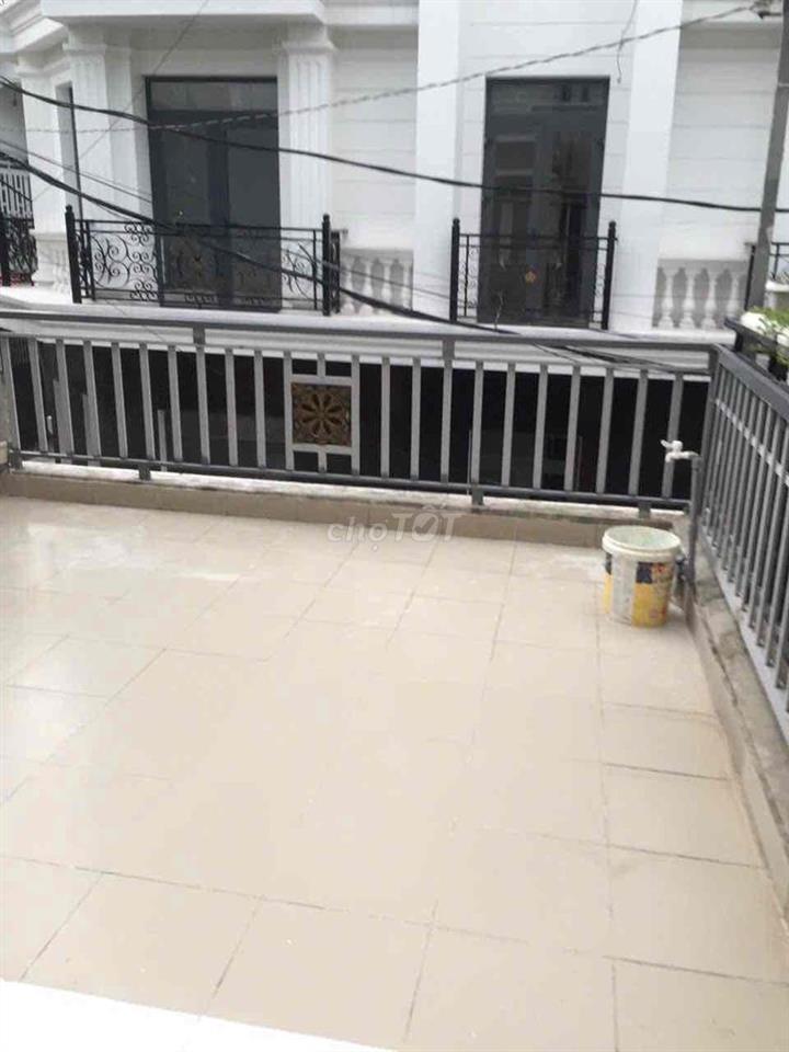 NHÀ RỘNG MỚI 4x 20m, XE HƠI ĐẬU, 2 LẦU SÂN THƯỢNG, 4P. NGỦ ở gd Cty