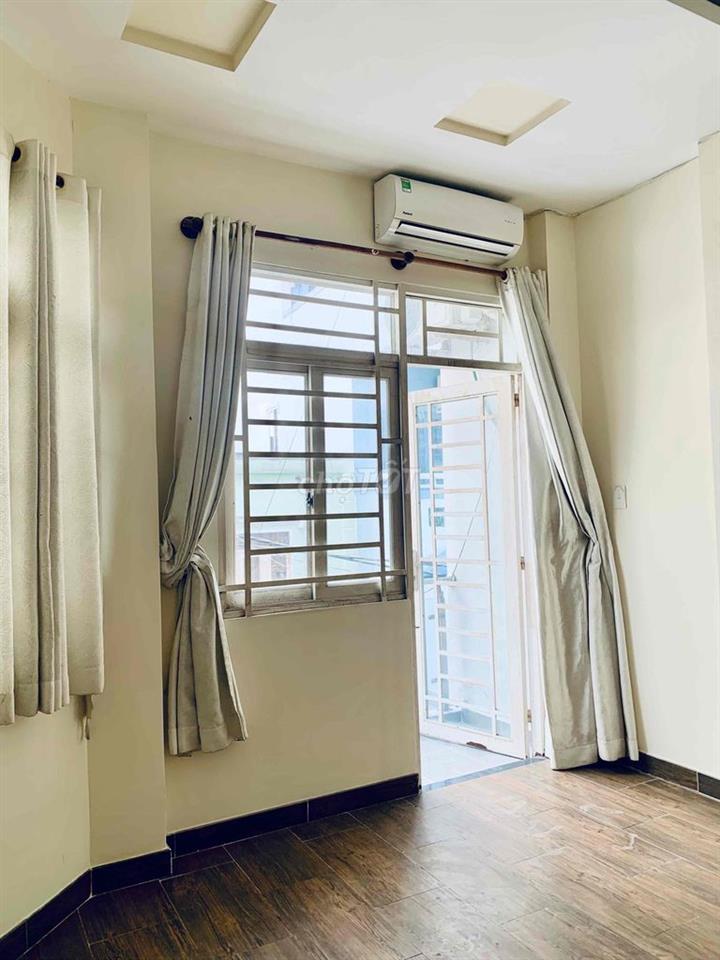 NHÀ RỘNG MỚI, XE HƠI ĐẬU, 1 TRỆT 3 LẦU, SÂN THG, 3P. NGỦ Ok 🫰🫰