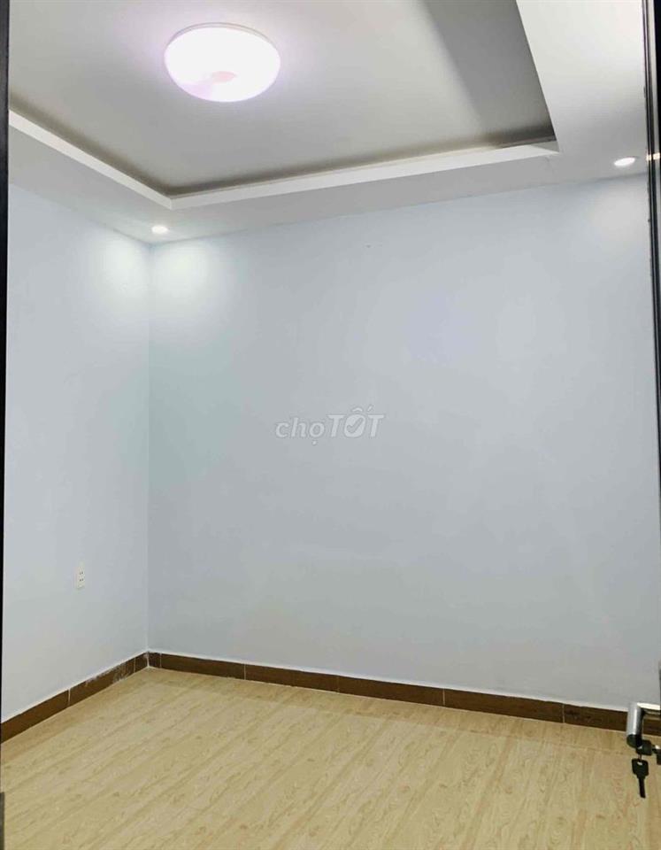 NH XINH, GẦN THỊ NGHÈ & Q1, 1 TRỆT 1 LẦU, 2P. NGỦ 2M. LẠNH ở di làm