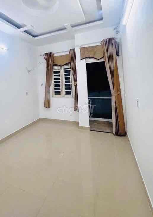 NHÀ MỚI, 2 TẦNG, SÂN THƯỢNG 🍃🍃 HẺM THOÁNG ở và Đi làm OK