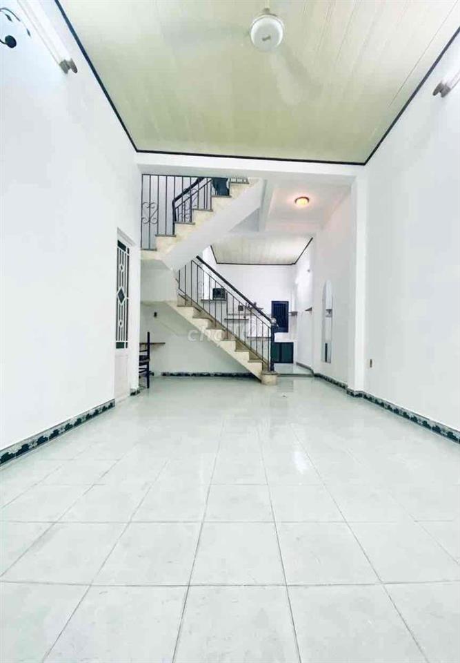 NHÀ XINH Q10, 36m2, 1 TRỆT 1 LẦU, 2P. NGỦ SÂN ĐỂ XE ở và đi làm Ok