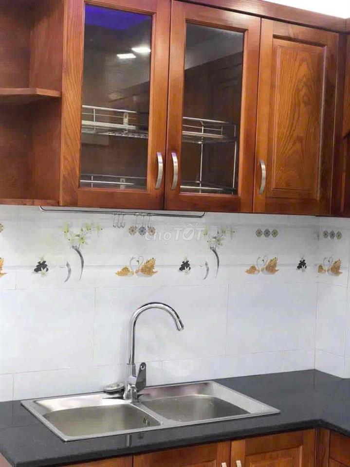 NHÀ MỚI, 1 TRỆT, 1 LỬNG 1 LẦU SÂN PHƠI, 2P. NGỦ ĐẸP ở và di làm Ok