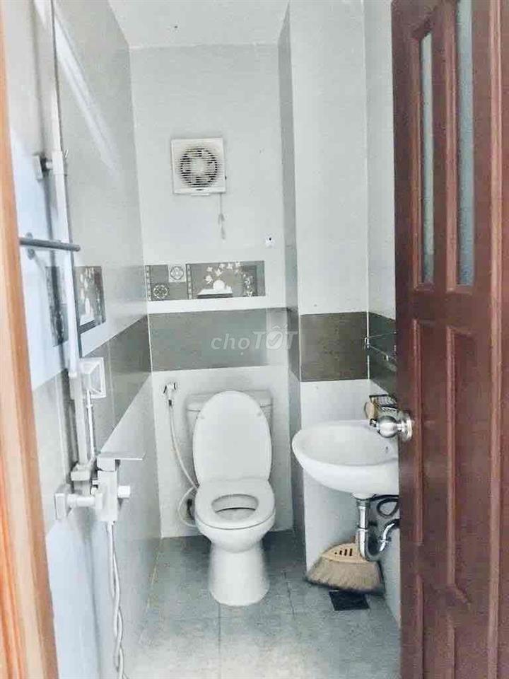 NHÀ MỚI, 1 TRỆT 3L SÂN THƯỢNG CHILL 4P. NGỦ OK