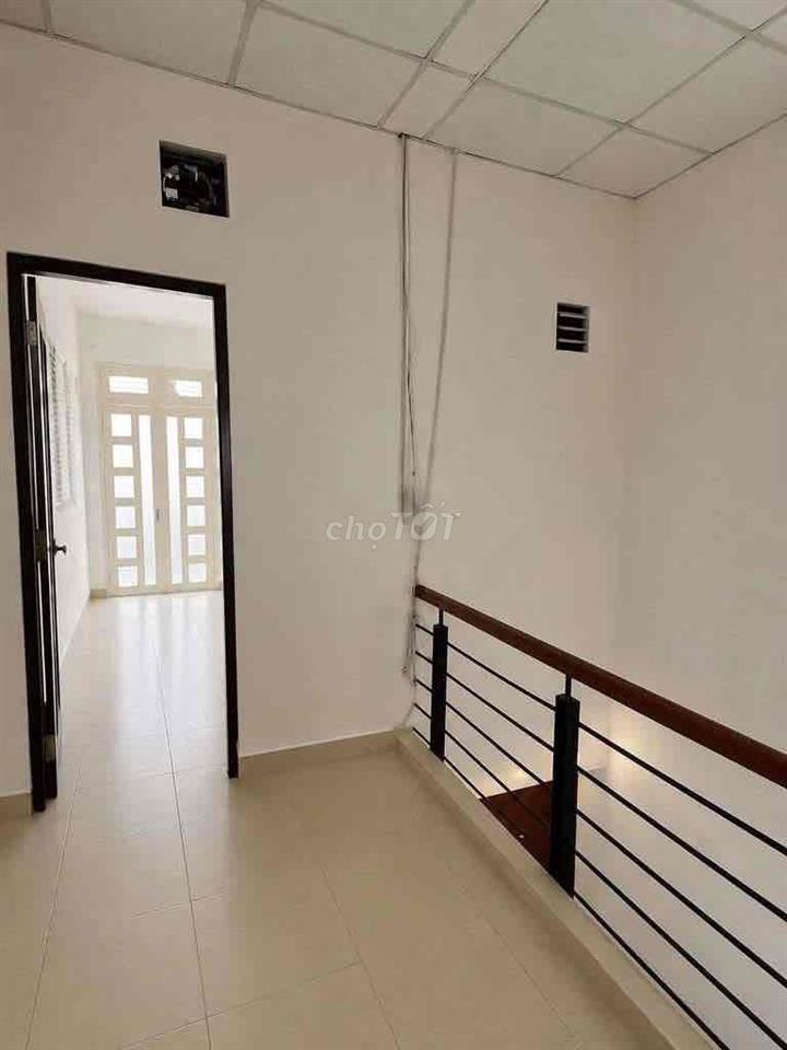 NHÀ MỚI ĐẸP, 1 TRỆT 2 LẦU, 2P. NGỦ RỘNG, tiện ở gd 4-5ng OK