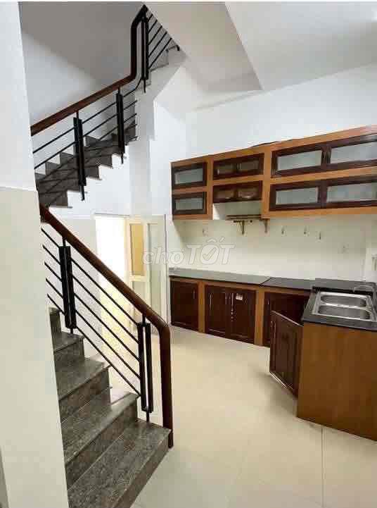 NHÀ MỚI ĐẸP, 1 TRỆT 2 LẦU, 2P. NGỦ RỘNG, tiện ở gd 4-5ng OK