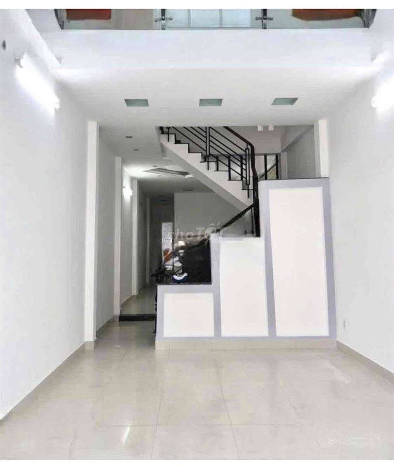 NHÀ MỚI ĐẸP, RỘNG 45m2, 1 TRỆT 1 LẦU, SÂN ĐỂ XE ở và đi làm OK