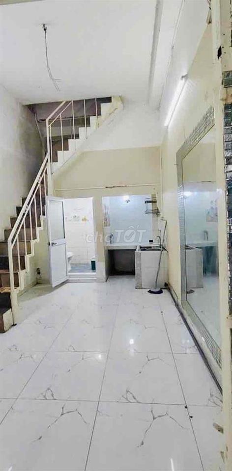 MẶT TIỀN KD SẦM UẤT Q3, giá BÌNH DÂN, 1 TRỆT 1L 2P. NGỦ ở va Kd NGON