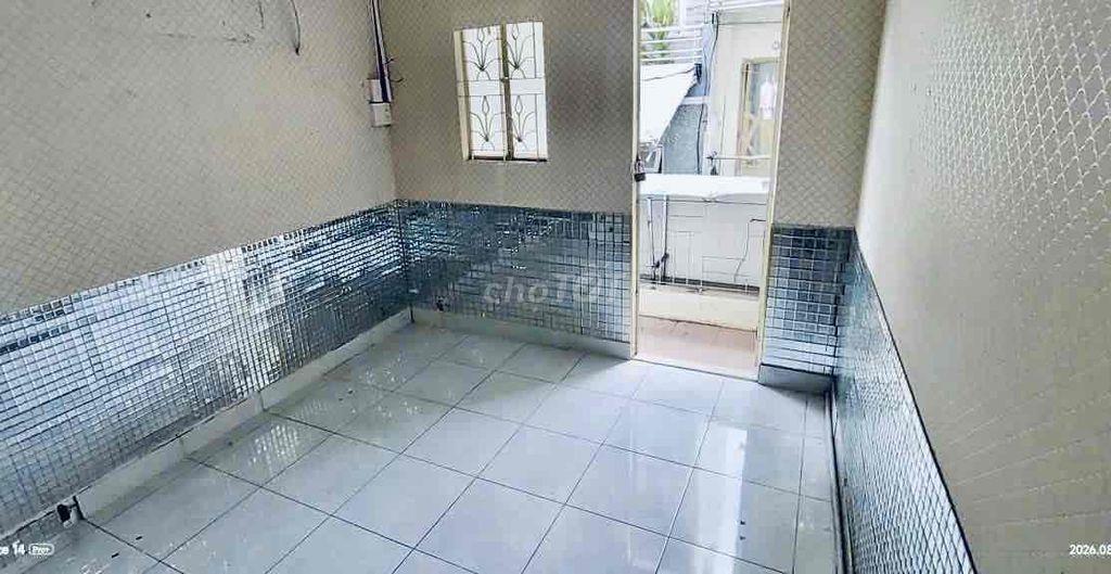 MẶT TIỀN KD SẦM UẤT Q3, giá BÌNH DÂN, 1 TRỆT 1L 2P. NGỦ ở va Kd NGON
