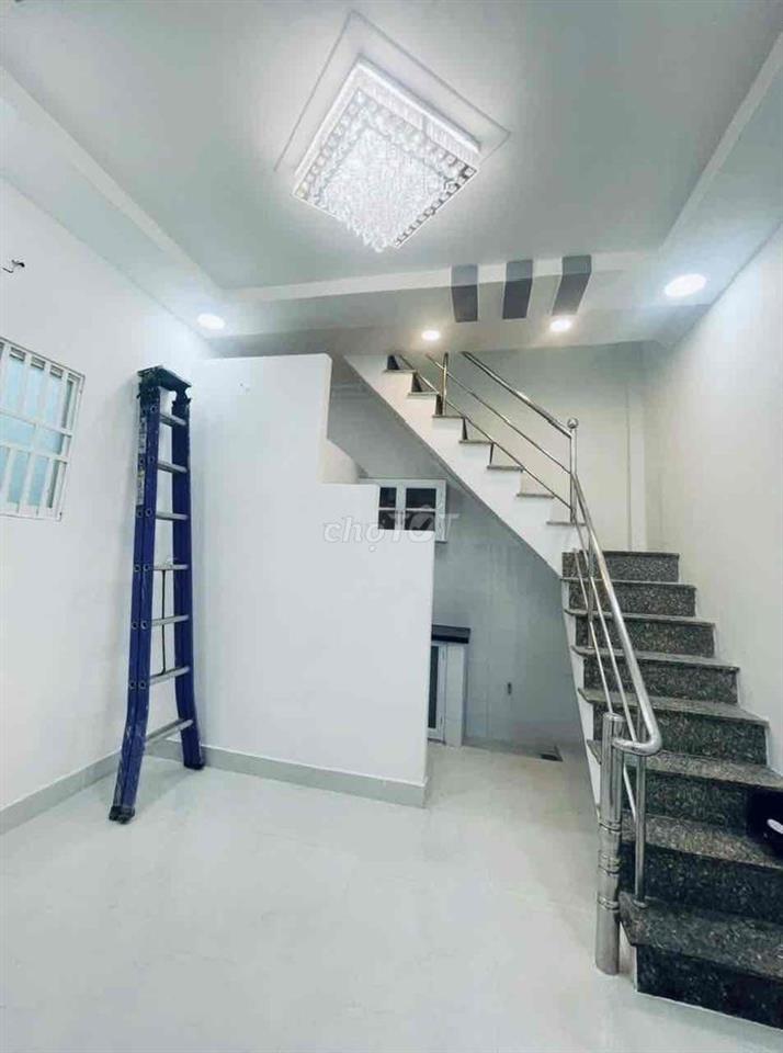 NHÀ XINH, giá bình dân, 1 TRỆT 1 LẦU + LỬNG, 2P. NGỦ 2WC Ok