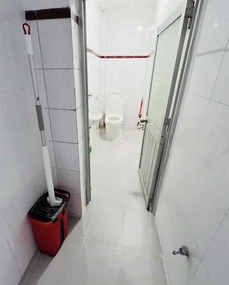 NHÀ XINH, giá bình dân, 1 TRỆT 1 LẦU + LỬNG, 2P. NGỦ 2WC Ok