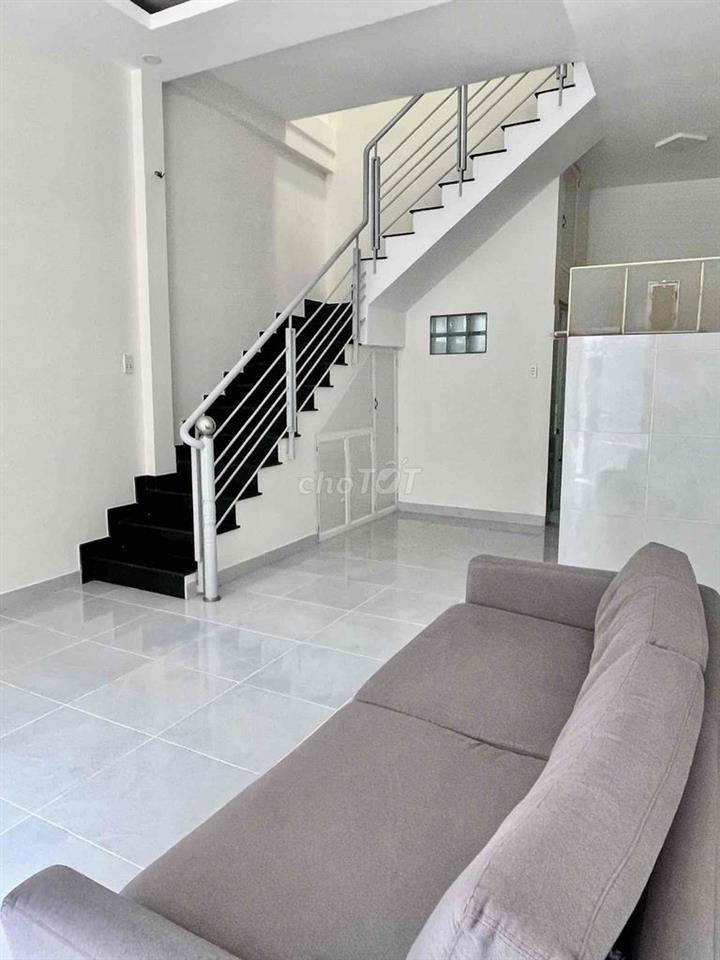 NHÀ MỚI ĐẸP, RỘNG 40m2,giá bình dân, 1 TRỆT 1L 2P. NGỦ 2WC gd 4ng Ok