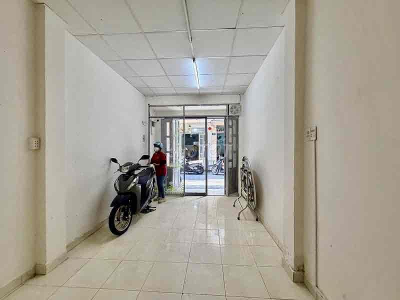 NHÀ ĐẸP XINH, VỊ TRÍ ĐẸP KD ONLINE Q1, 1 TRỆT 1 LẦU ở nhỏ gọn Kd OK