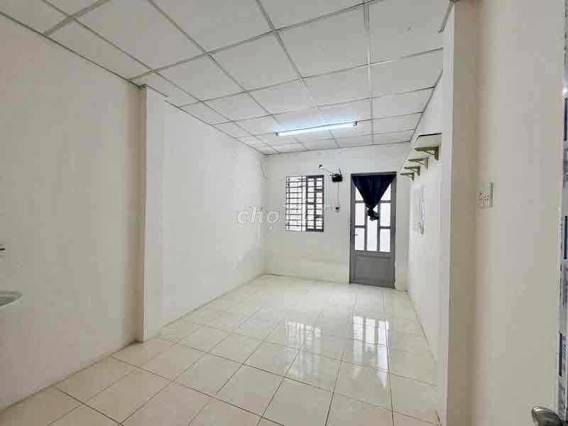 NHÀ ĐẸP XINH, VỊ TRÍ ĐẸP KD ONLINE Q1, 1 TRỆT 1 LẦU ở nhỏ gọn Kd OK