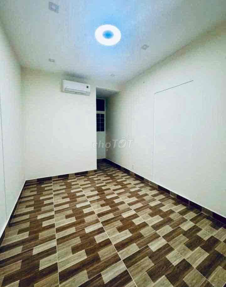 NHÀMỚI ĐẸP, thoáng sáng, 1TRỆT 1 LỬNG, P.NGỦ SẮN M.LẠNH, 2WC, SÂN XE