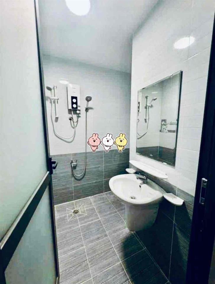 NHÀMỚI ĐẸP, thoáng sáng, 1TRỆT 1 LỬNG, P.NGỦ SẮN M.LẠNH, 2WC, SÂN XE