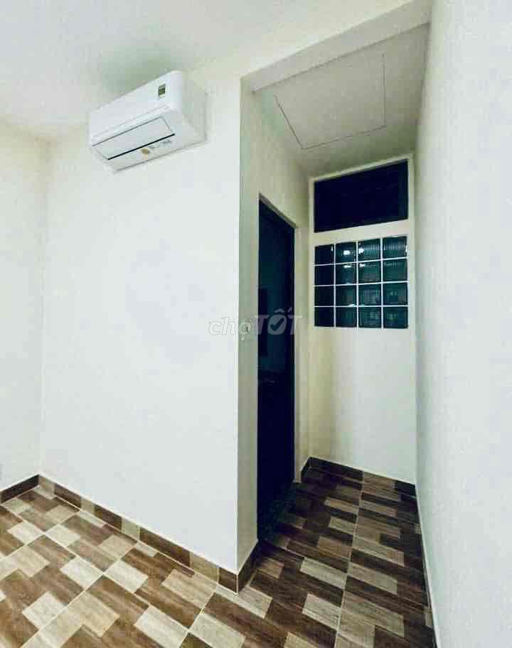 NHÀMỚI ĐẸP, thoáng sáng, 1TRỆT 1 LỬNG, P.NGỦ SẮN M.LẠNH, 2WC, SÂN XE
