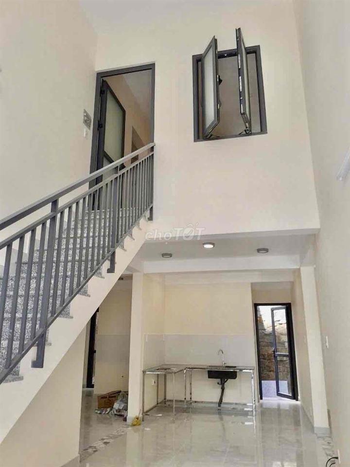 NHÀMỚI ĐẸP, thoáng sáng, 1TRỆT 1 LỬNG, P.NGỦ SẮN M.LẠNH, 2WC, SÂN XE