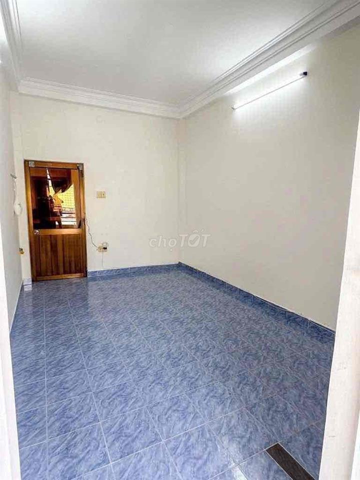 NHÀ ĐẸP XINH, GIÁ TỐT BÌNH DÂN, 1 TRỆT 1 LẦU, Tiện đi làm Q1. Q2 OK