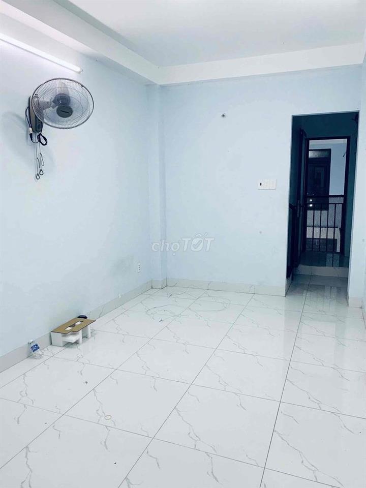 NHÀ MỚI ĐẸP, Giá Bình Dân, 1 TRỆT 1 LẦU, N. THẤT MÁY LẠNH, Máy NN Ok