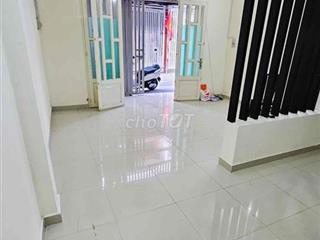 NHÀ MỚI, RỘNG 4x 12m, 1 TRỆT 2 LẦU, 3P. NGỦ & SÂN PHƠI THOÁNG,Ở OK
