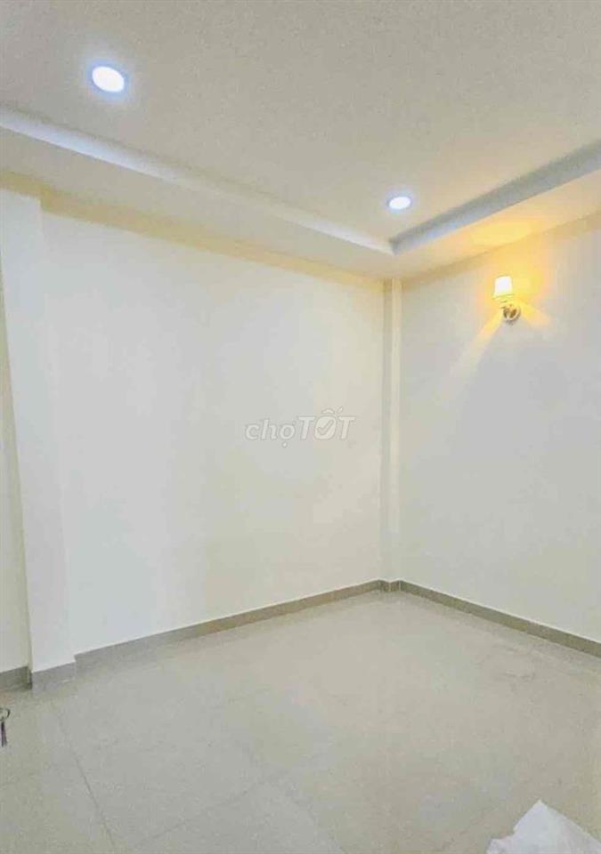 NHÀ MỚI, RỘNG 4x 12m, 1 TRỆT 2 LẦU, 3P. NGỦ & SÂN PHƠI THOÁNG,Ở OK