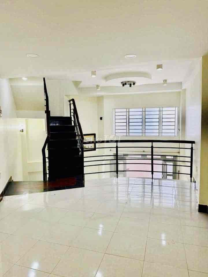 NHÀ MỚI ĐẸP, 1Tr 3LẦU, 3P. NGỦ 3WC ở gd 5-6ng làm việc Ok
