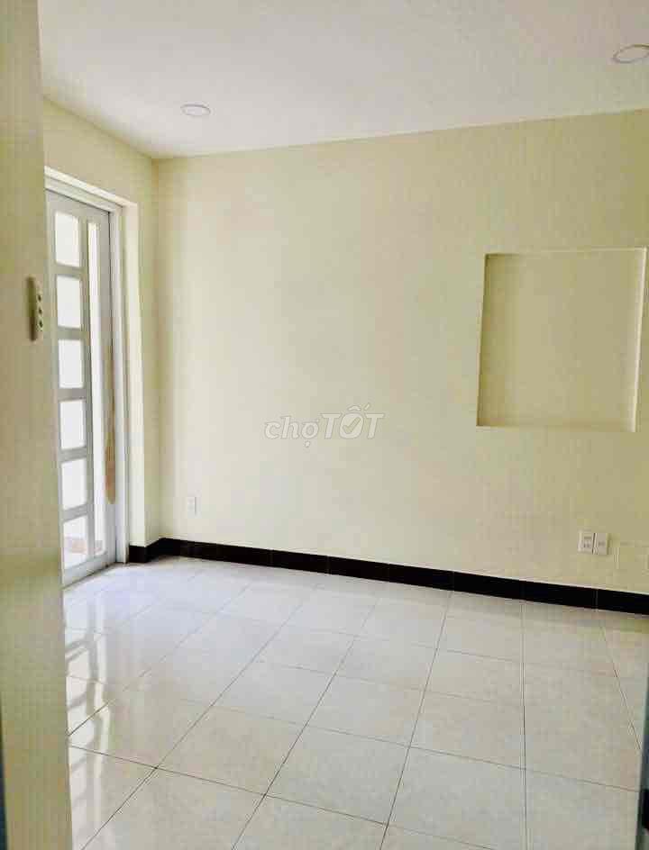 NHÀ MỚI ĐẸP, 1Tr 3LẦU, 3P. NGỦ 3WC ở gd 5-6ng làm việc Ok