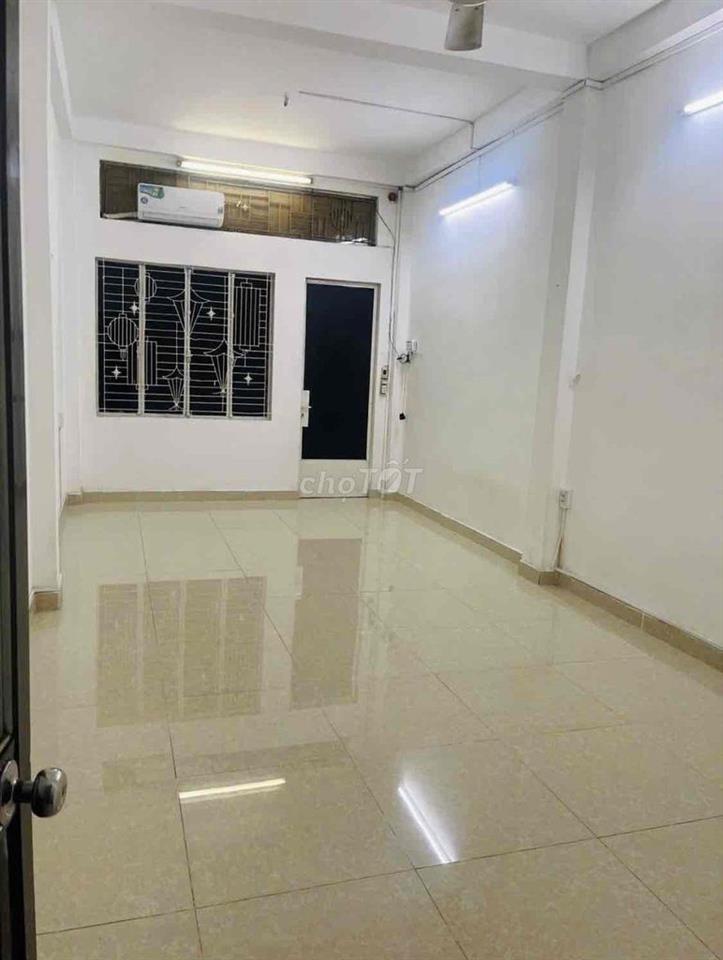 NHÀ VỊ TRÍ KD sầm uất, 1 TRỆT 3 LẦU, ở gd và Kd Shop Vpcty OK