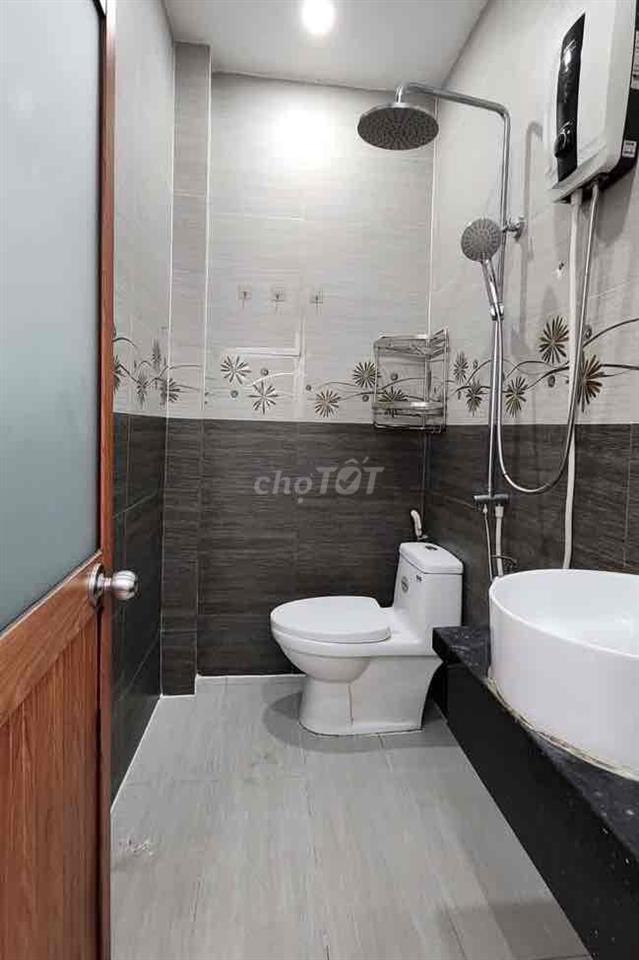 NHÀ MỚI XINH, GẦN THỊ NGHÈ, Q1, 1 TRỆT 1L 2P. NGỦ M.LẠNH ở & đi làm OK