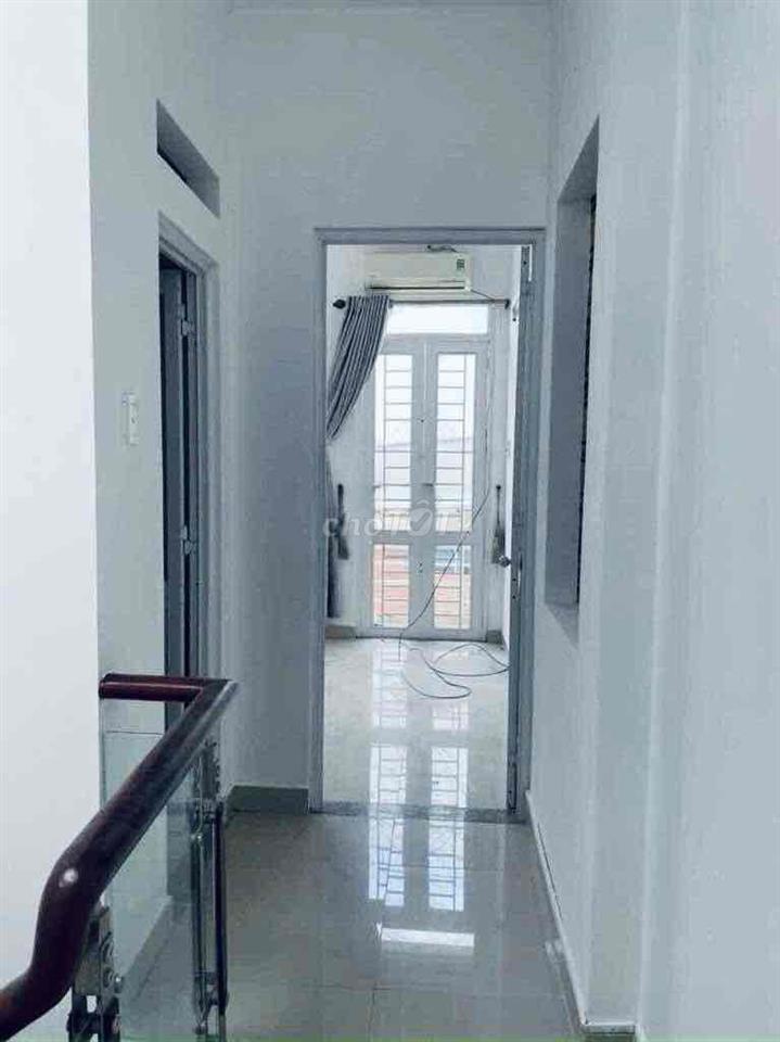 NHÀ MỚI XINH, GẦN THỊ NGHÈ, Q1, 1 TRỆT 1L 2P. NGỦ M.LẠNH ở & đi làm OK
