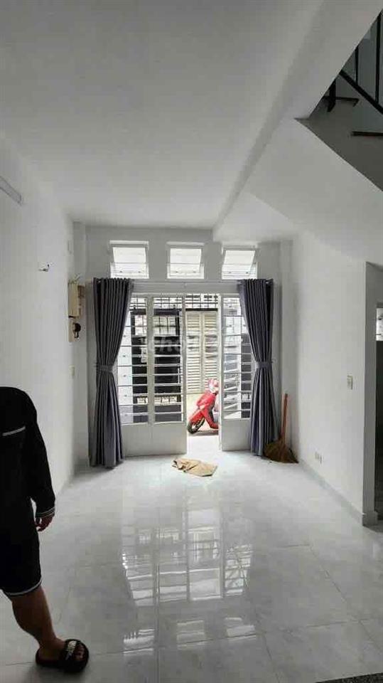 NHÀ MỚI RỘNG, gần chợ BÀ CHIỂU, PDLuu & Q1, 1 TRỆT 1 LẦU, ở & lv OK