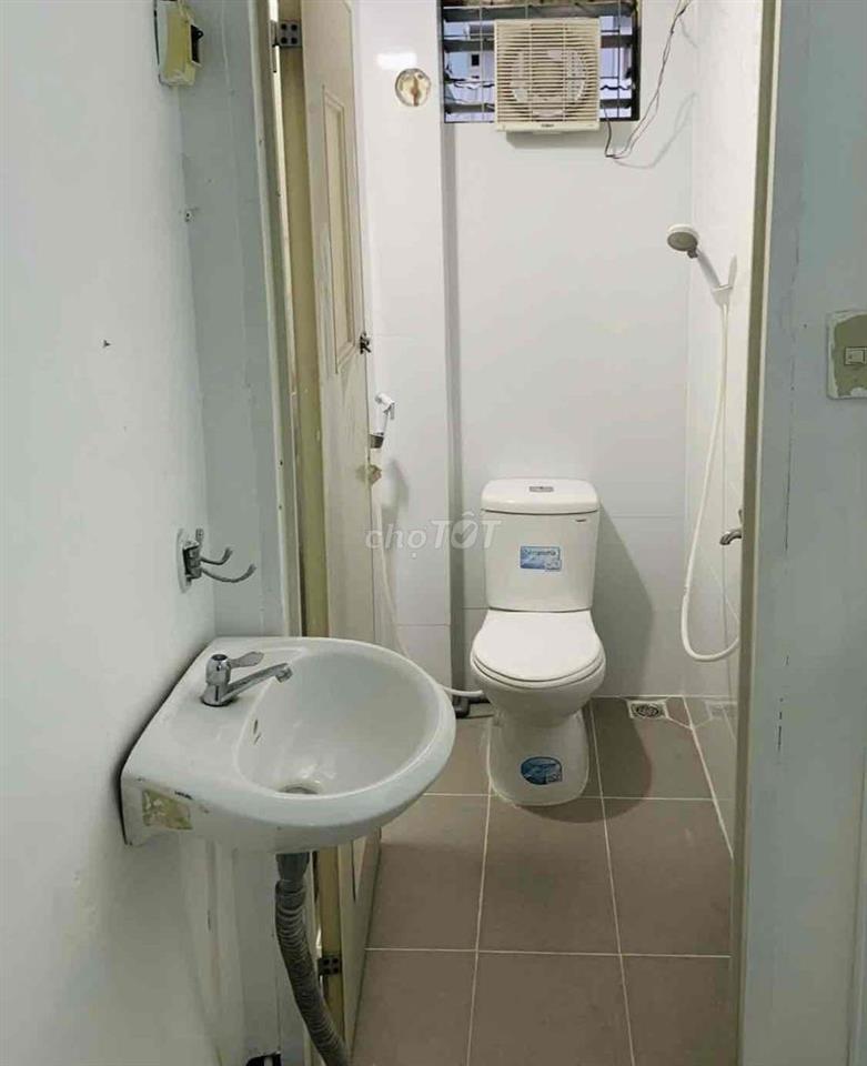 NHÀ THOÁNG SÁNG, giá Bình Dân, 1 TRỆT 1 LẦU, gần chợ Bà Chiểu OK