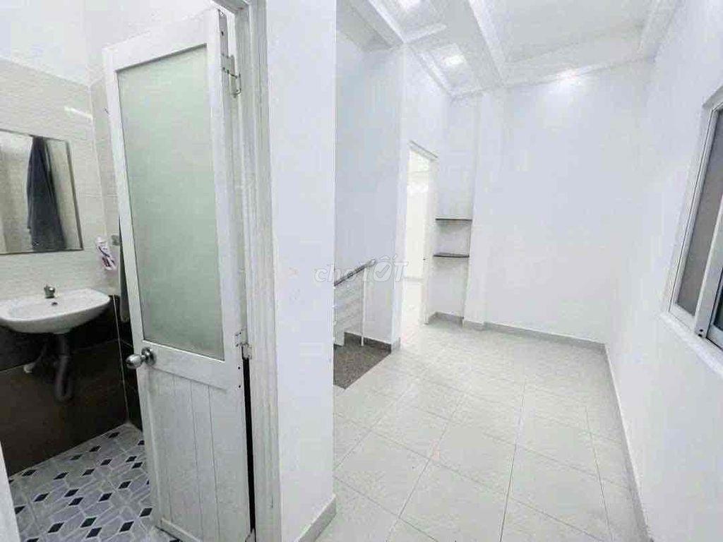 NHÀ XINH, giá Bình Dân, 1 TRỆT 2L 2P. NGỦ Ở 3-4Ng OK thoải mái