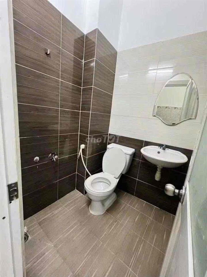 NHÀ XINH, giá Bình Dân, 1 TRỆT 2L 2P. NGỦ Ở 3-4Ng OK thoải mái