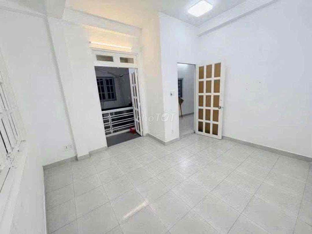 NHÀ XINH, giá Bình Dân, 1 TRỆT 2L 2P. NGỦ Ở 3-4Ng OK thoải mái