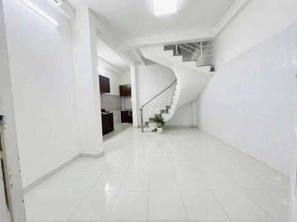 NHÀ XINH, giá Bình Dân, 1 TRỆT 2L 2P. NGỦ Ở 3-4Ng OK thoải mái