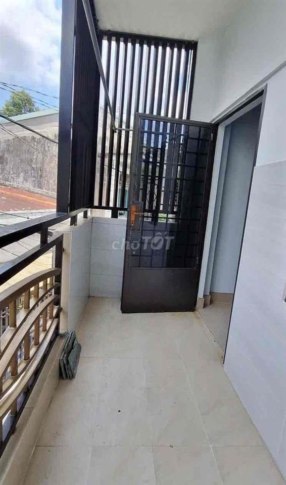 NHÀ RỘNGTHOÁNG,DÀI 14m,2P. NGỦ +1 P. LV SÂN TRỒNG CÂY, 1TRỆT 1LẦU OK