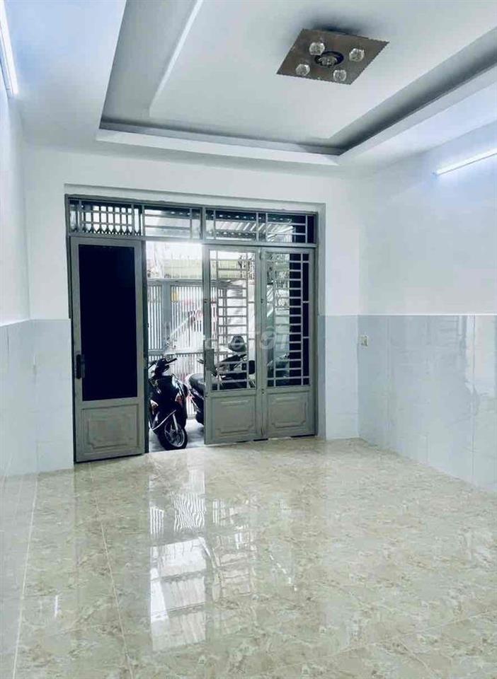 NHÀ RỘNG MỚI, DT 14m Dài SÂNXE THOÁNG, 1 TRỆT 1L 2P. NGỦ + P. làm vie