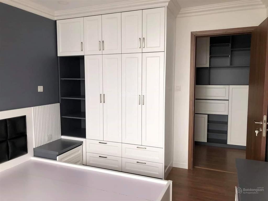 Chính chủ bán gấp căn góc 3 pn full nội thất 155m2 tại discovery complex 302 cầu giấy