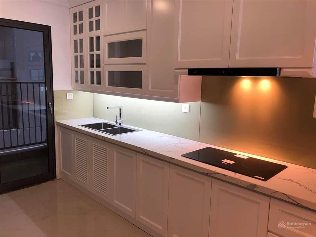 Chính chủ bán gấp căn góc 3 pn full nội thất 155m2 tại discovery complex 302 cầu giấy