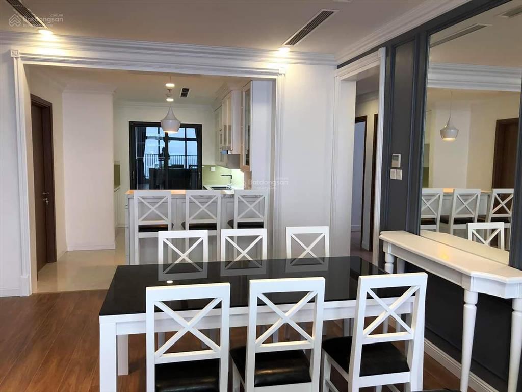 Chính chủ bán gấp căn góc 3 pn full nội thất 155m2 tại discovery complex 302 cầu giấy