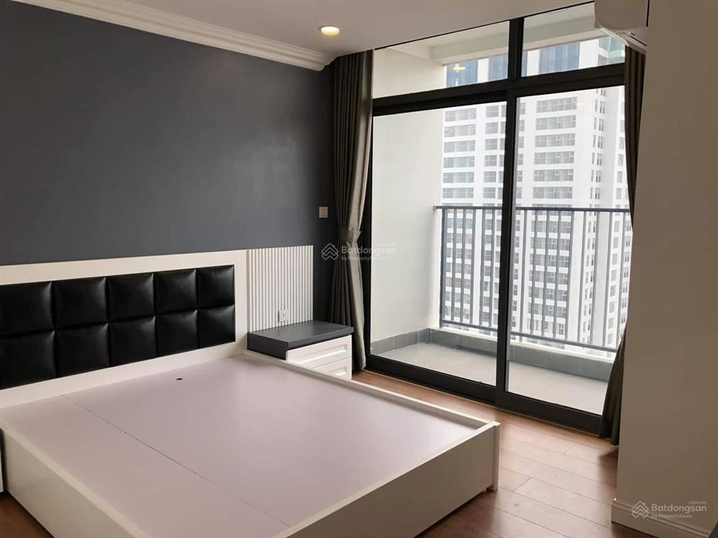Chính chủ bán gấp căn góc 3 pn full nội thất 155m2 tại discovery complex 302 cầu giấy