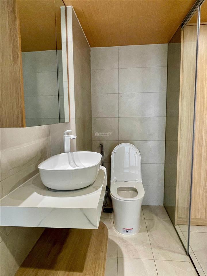 Cho thuê căn hộ mới cách đại học fpt 20m, đầy đủ nội thất đẹp  giá 5tr/tháng