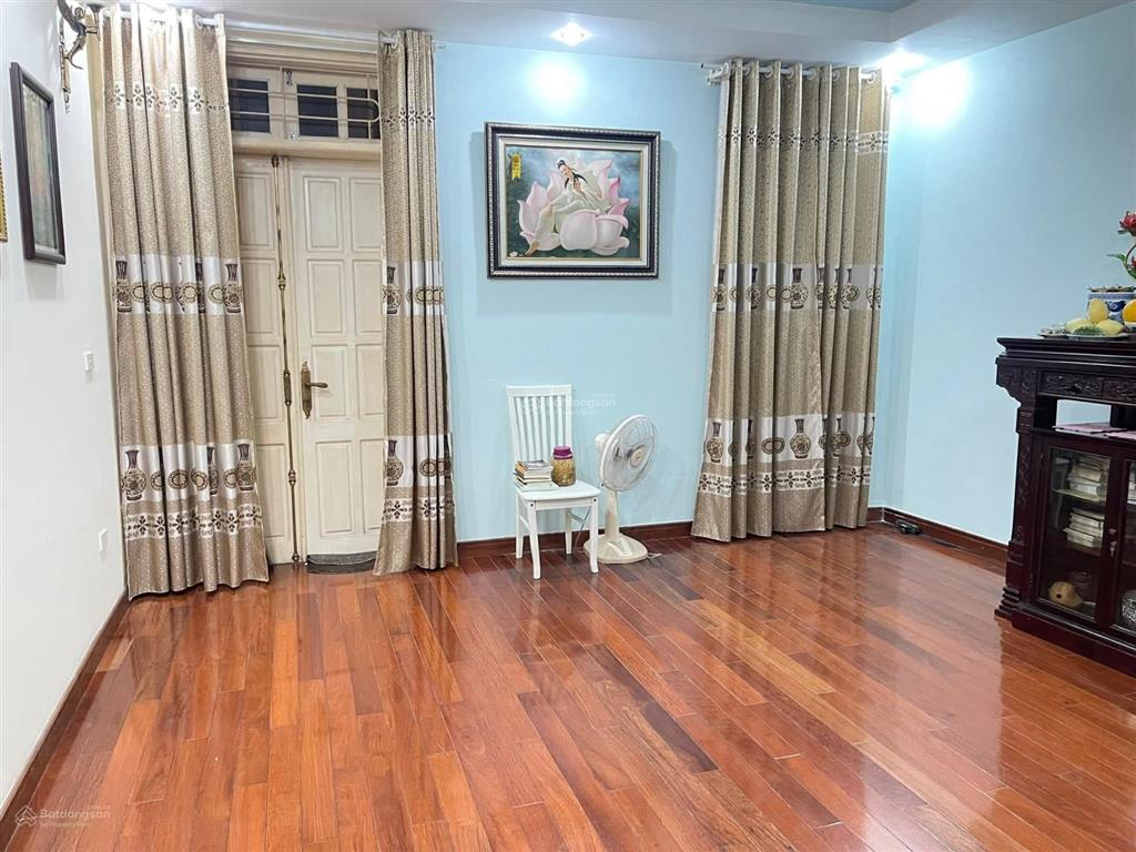 Bán nhà mặt ngõ ô tô tránh dt 100m2, 5 tầng ngõ thông từ lạc long quân sang võ chí công