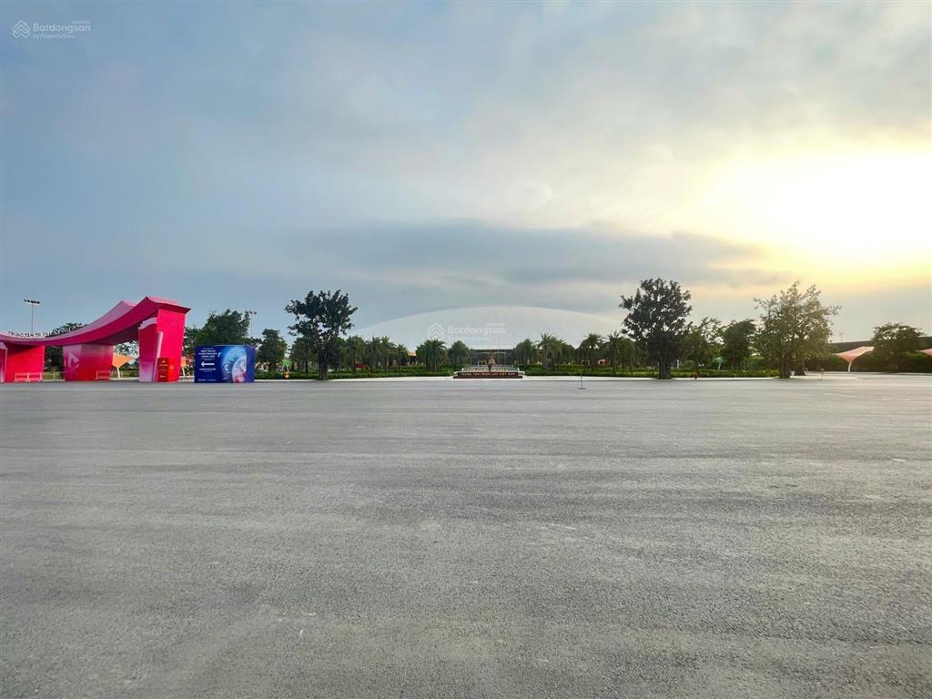 Bán mảnh đất dt hơn 110m2 thuộc xuân canh đông anh liền kề ông
hàng xóm vinhom globle, giá cực tốt