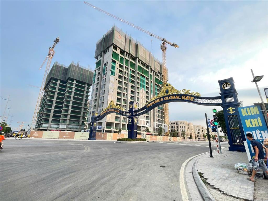 Bán mảnh đất dt hơn 110m2 thuộc xuân canh đông anh liền kề ông
hàng xóm vinhom globle, giá cực tốt