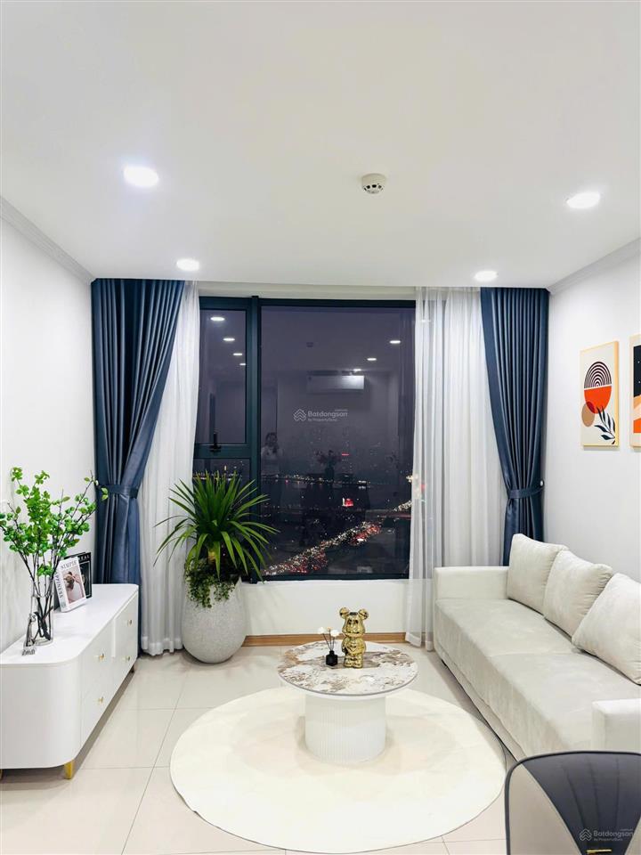 Mình cần bán căn hộ tầng cao đẹp, 2pn, 76m², giá 5 tỷ tại rose town,  0969 071 ***