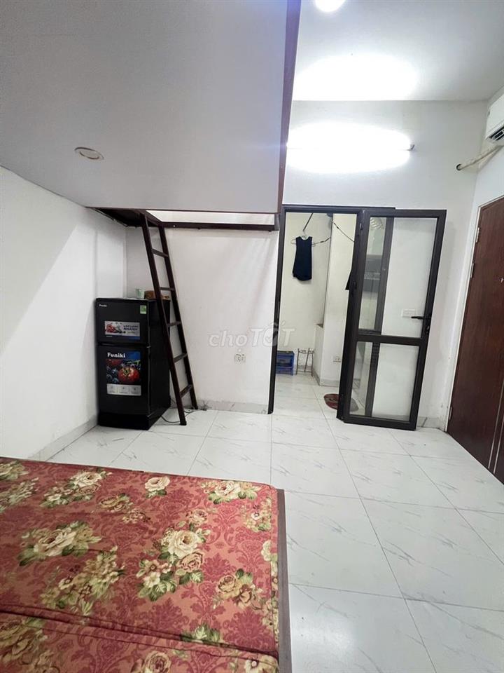 SINH VIÊN KIẾN TRÚC – BƯU CHÍNH – MẬT MÃ  Phòng 25m² Có Gác ,Thang máy